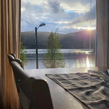 Ved Vannet *